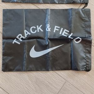 BUNDLE 3 BLACK NIKE TRACK & FIELD DRAWSTRING SHOE BAGS & NIKE WRIST SWEATBANDS